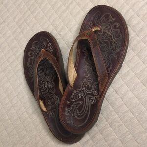 Olukai Paniolo Leather Flip Flops / Sandals